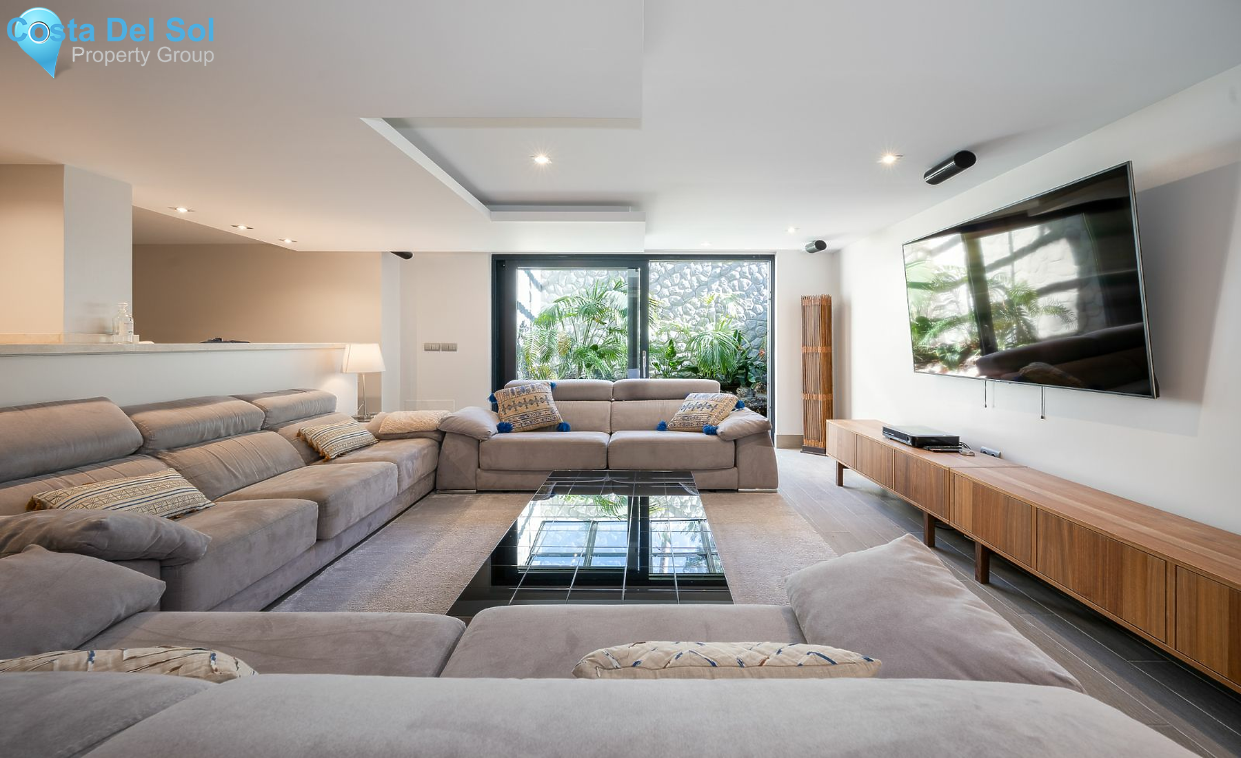 Detached Villa in Nueva Andalucía-1470162