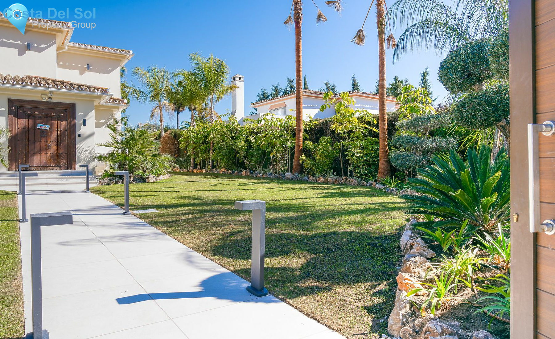 Detached Villa in Nueva Andalucía-1470154