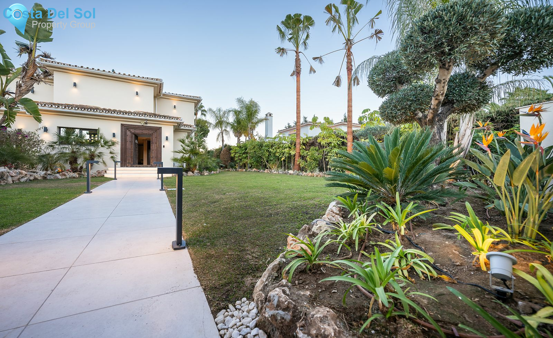 Detached Villa in Nueva Andalucía-1470157