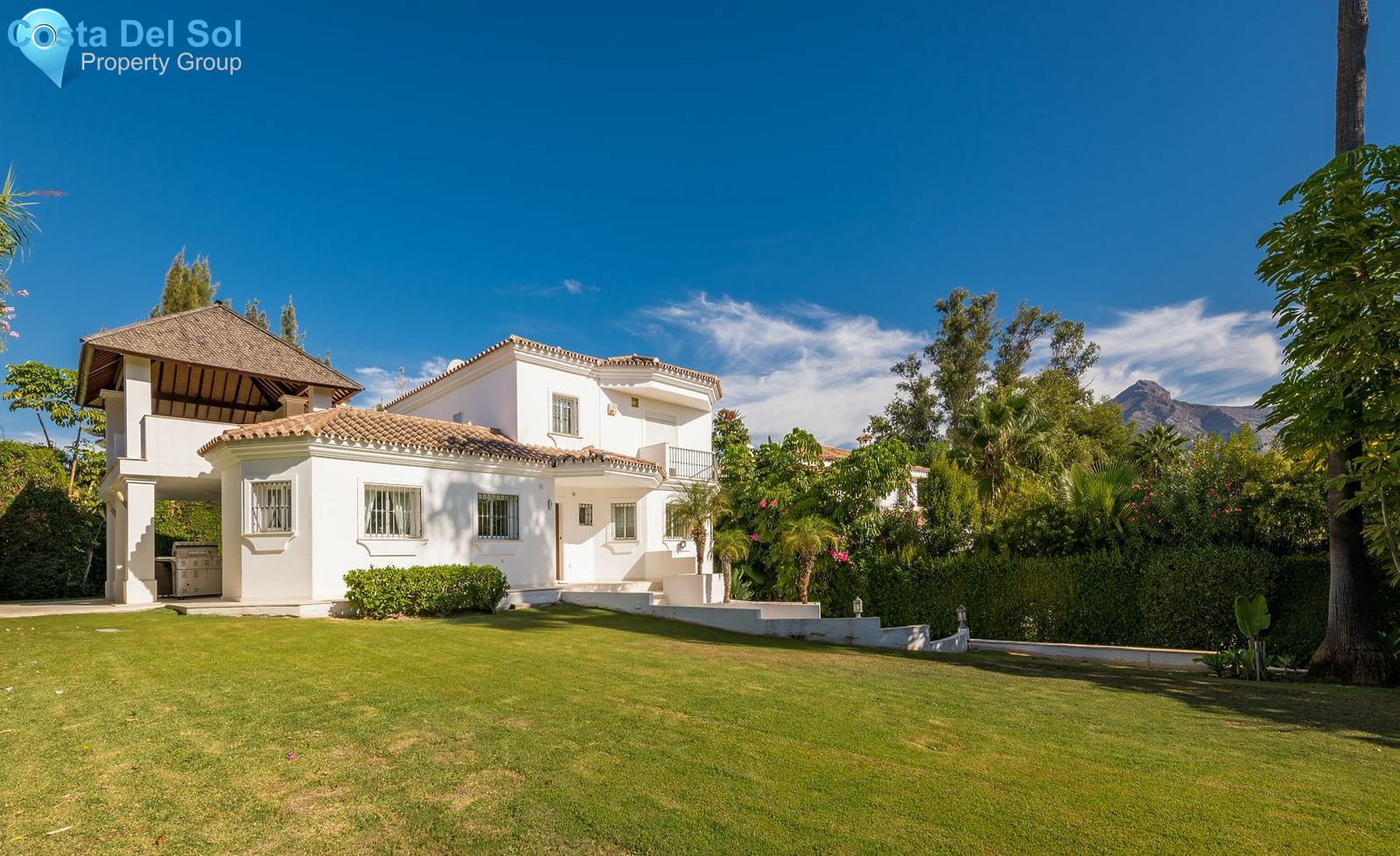 Detached Villa in Nueva Andalucía-1471898