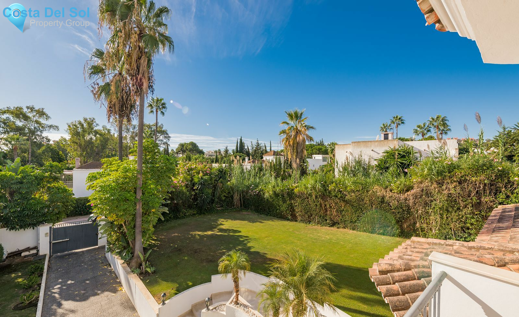 Detached Villa in Nueva Andalucía-1471901
