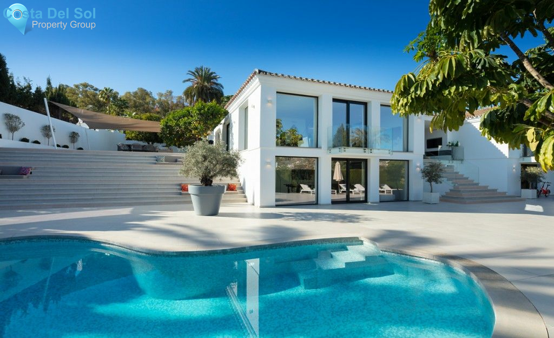 Detached Villa in Nueva Andalucía