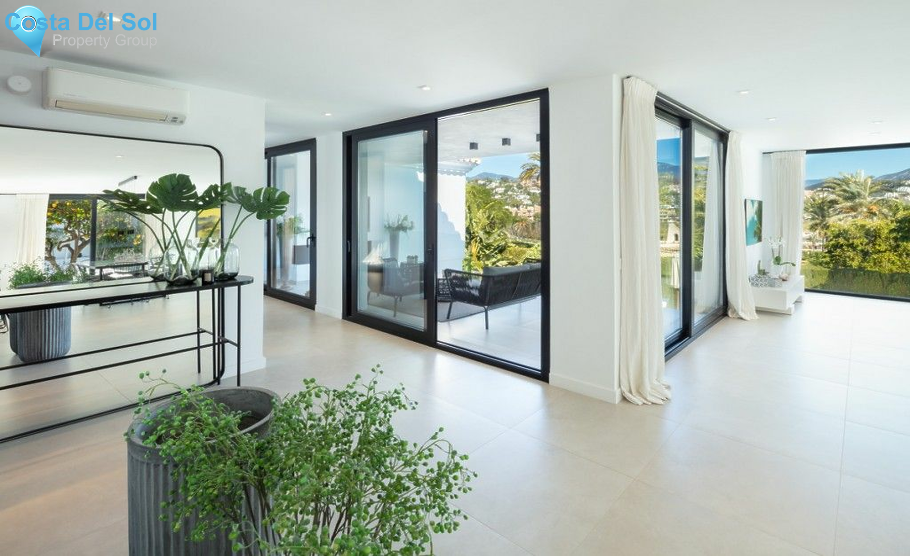 Detached Villa in Nueva Andalucía-1496872