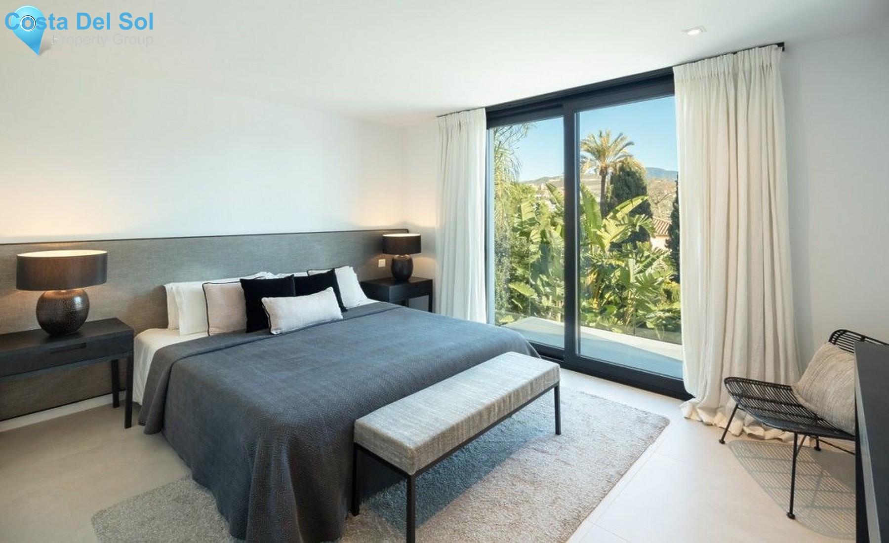 Detached Villa in Nueva Andalucía-1496857