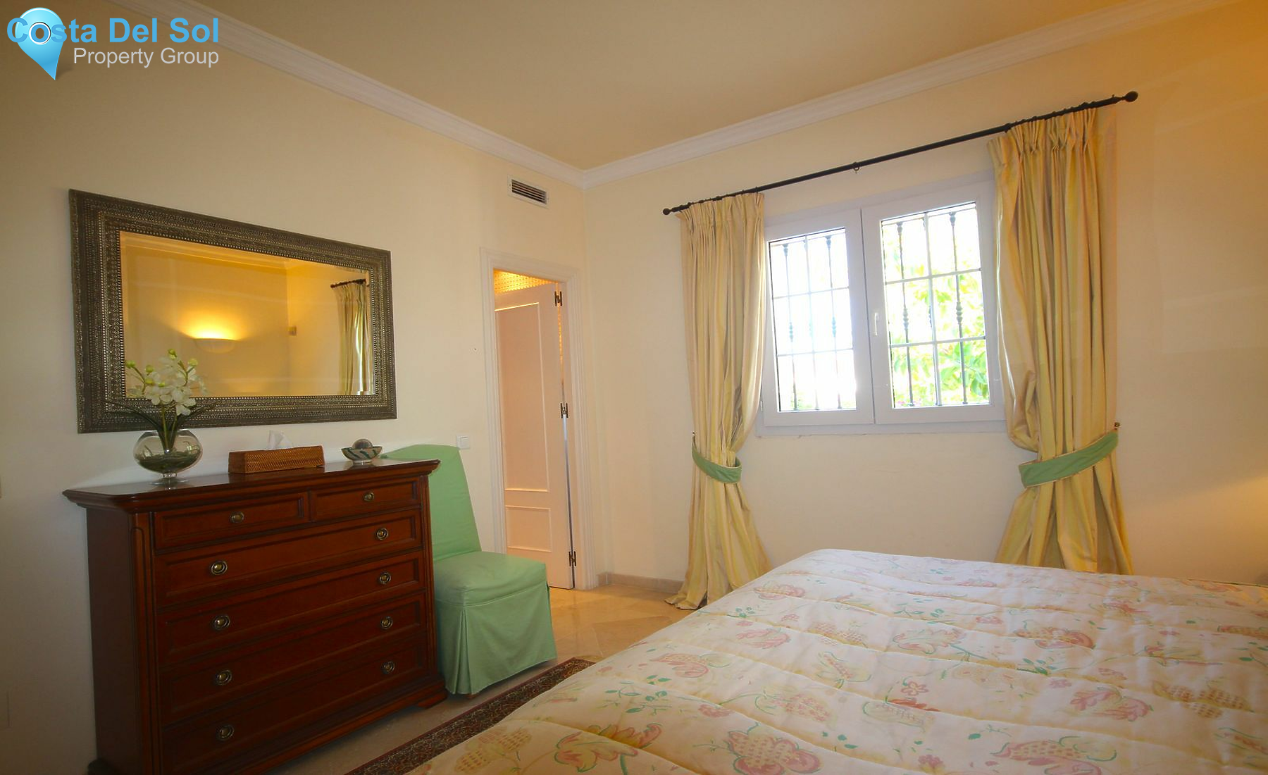 Detached Villa in Nueva Andalucía-1514464