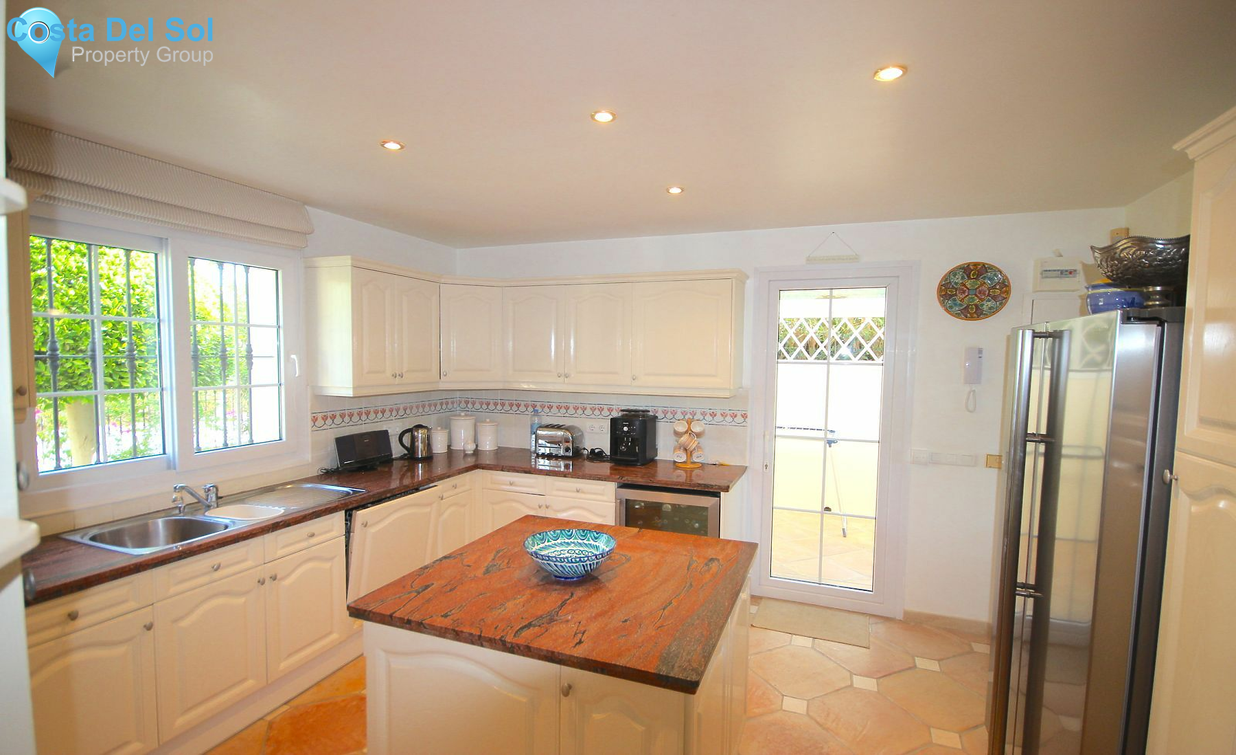 Detached Villa in Nueva Andalucía-1514461