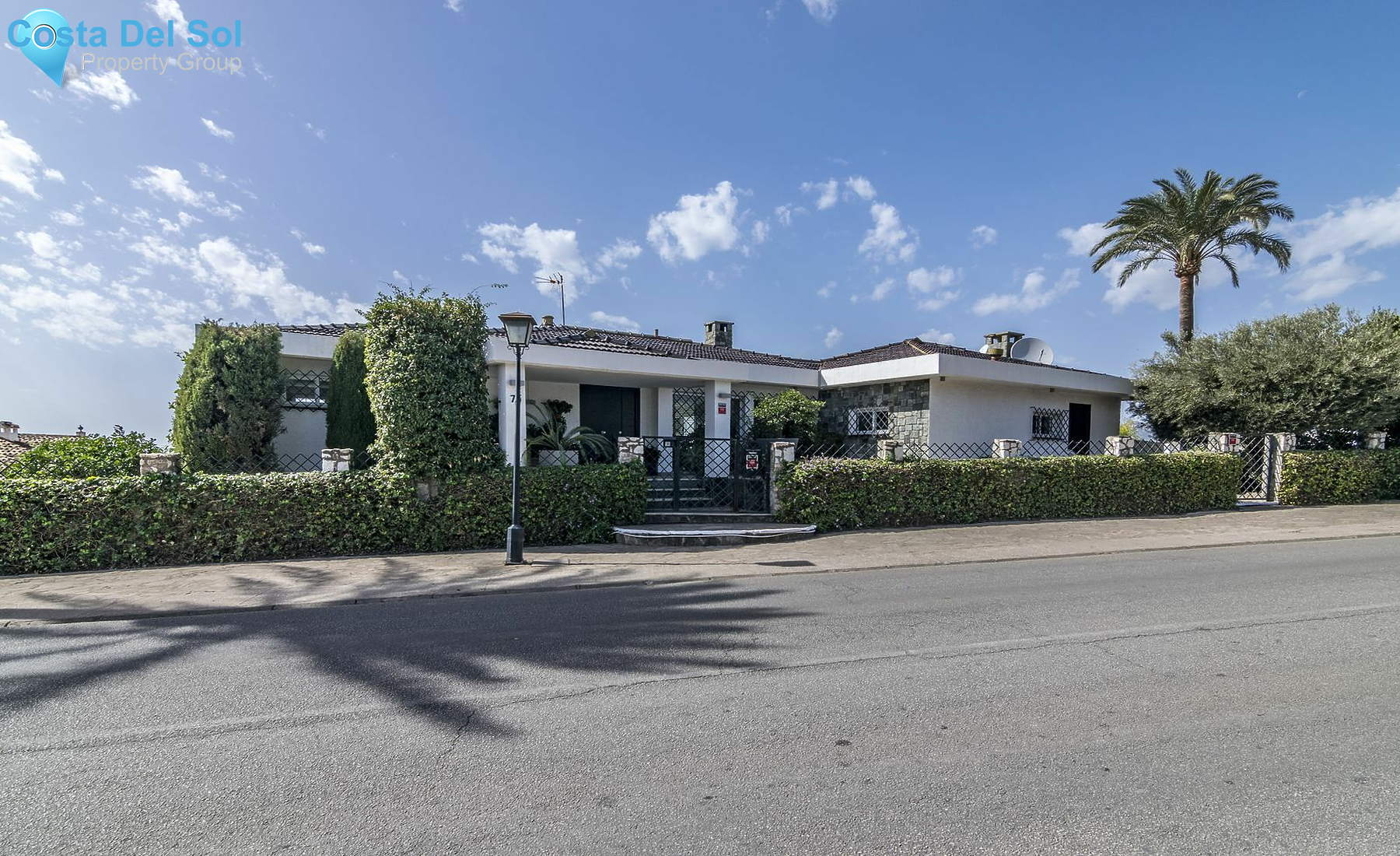 Detached Villa in Nueva Andalucía