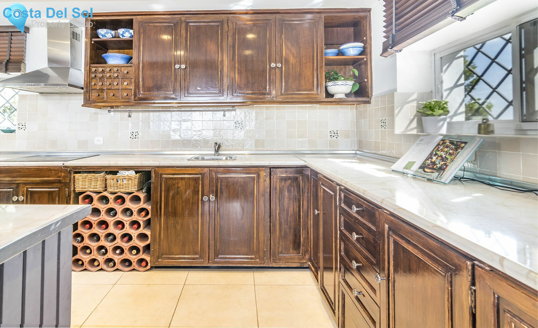 Detached Villa in Nueva Andalucía-1517215