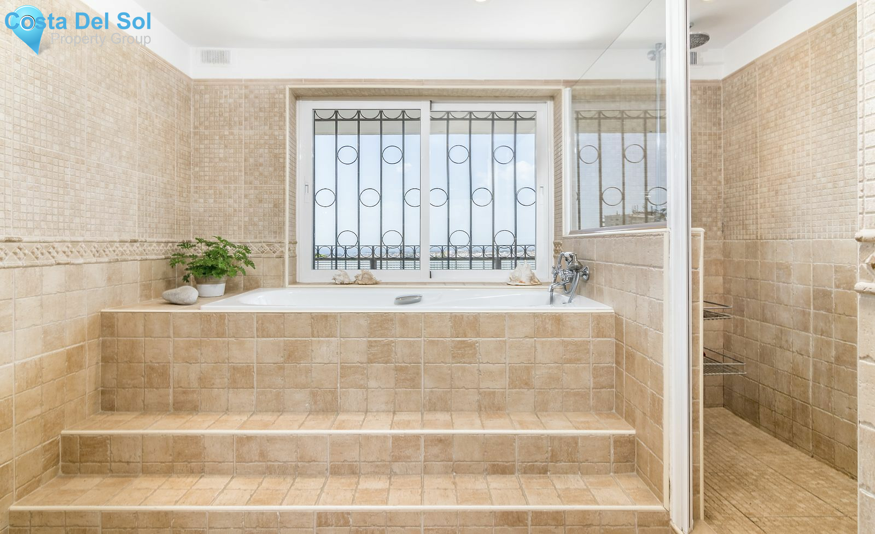 Detached Villa in Nueva Andalucía-1517219