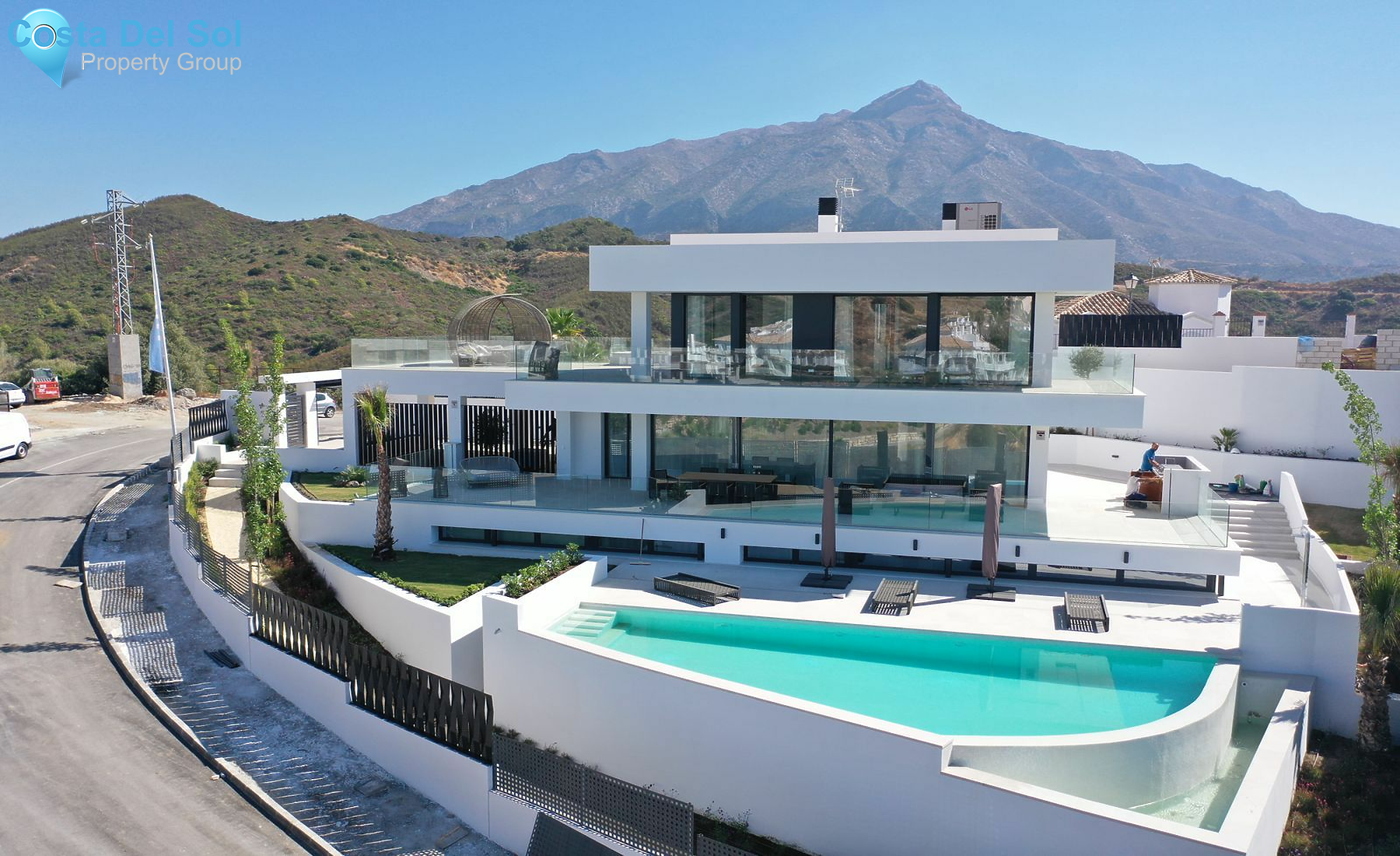 Detached Villa in Nueva Andalucía