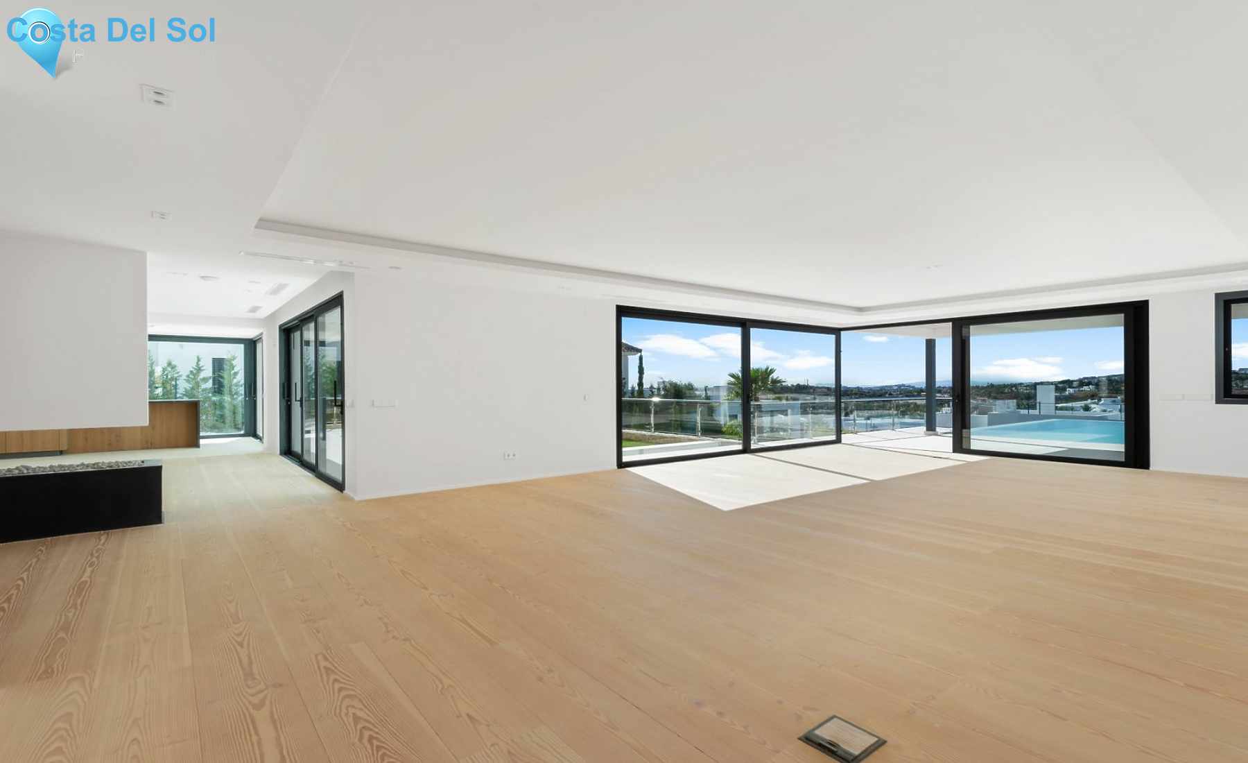 Detached Villa in Nueva Andalucía-1518996
