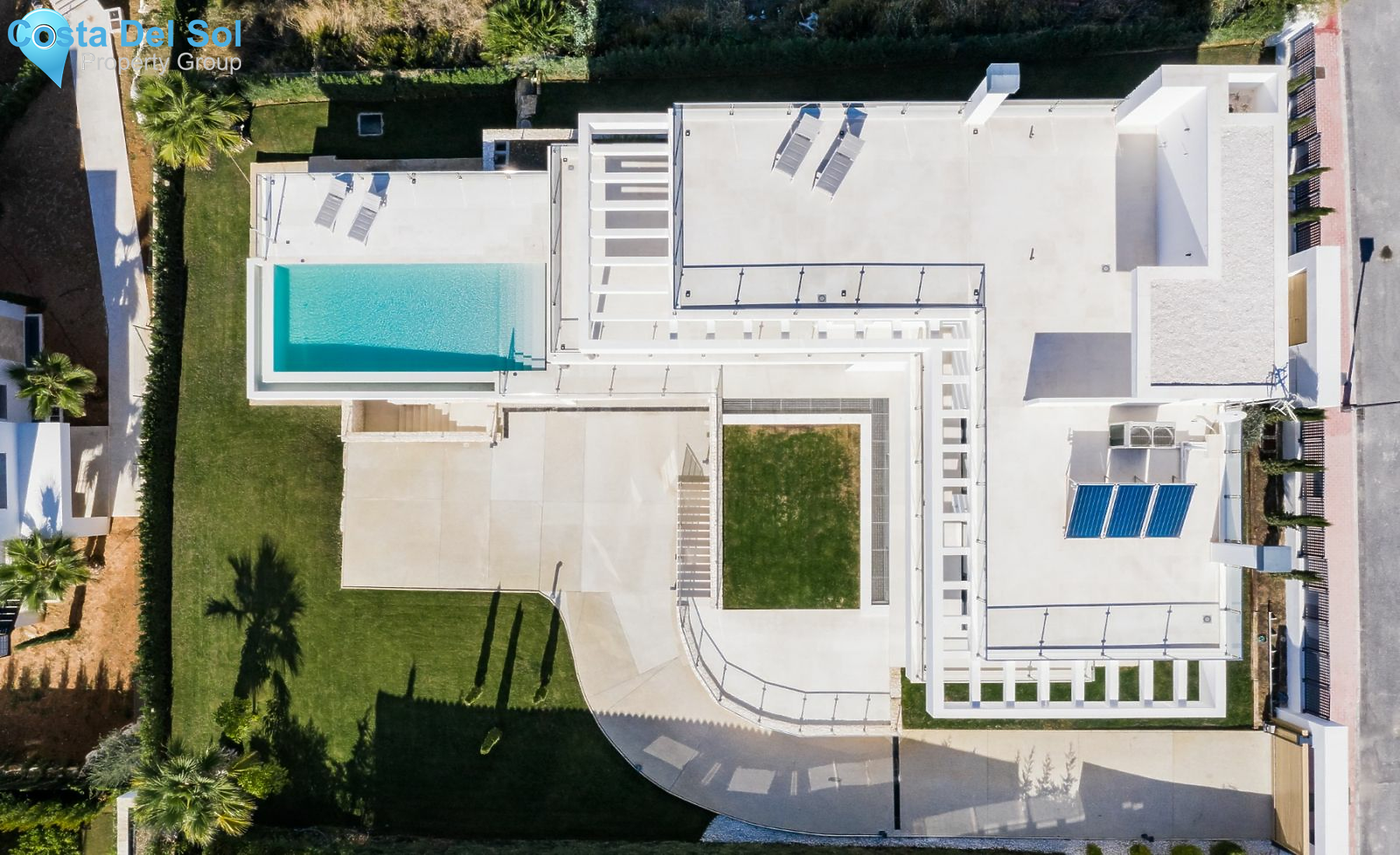 Detached Villa in Nueva Andalucía-1518991