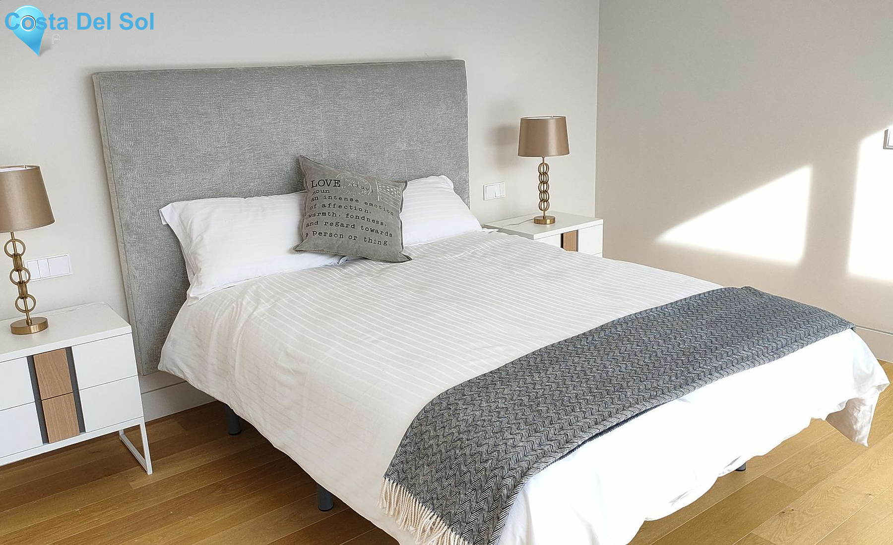 Detached Villa in Nueva Andalucía-1532703