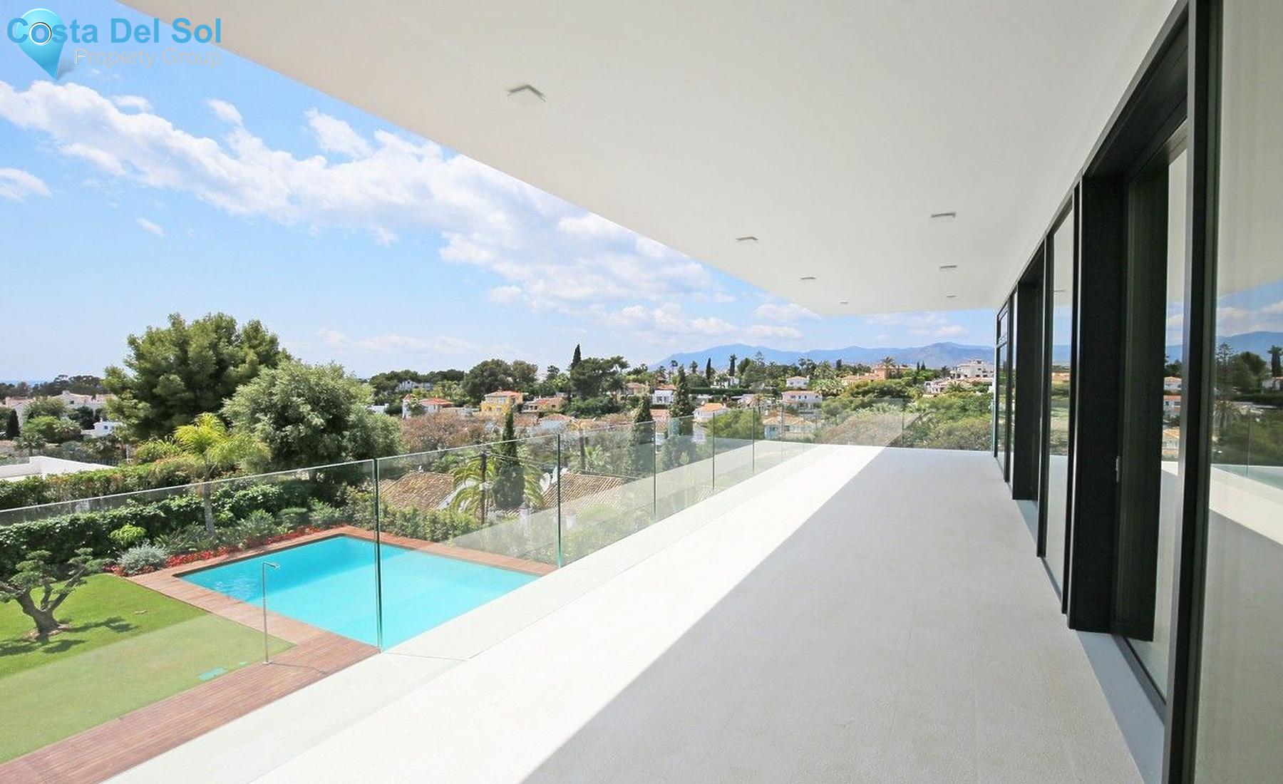 Detached Villa in Nueva Andalucía-1544499