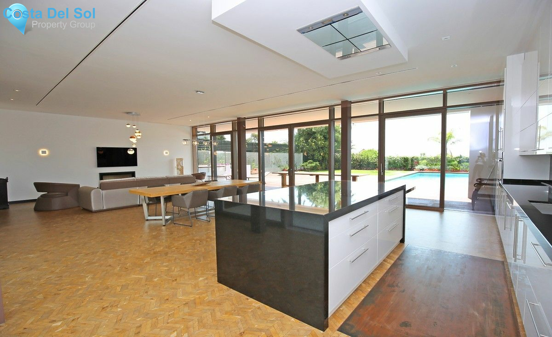 Detached Villa in Nueva Andalucía-1544502