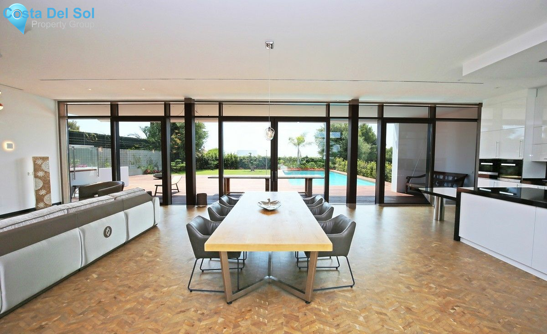 Detached Villa in Nueva Andalucía-1544488