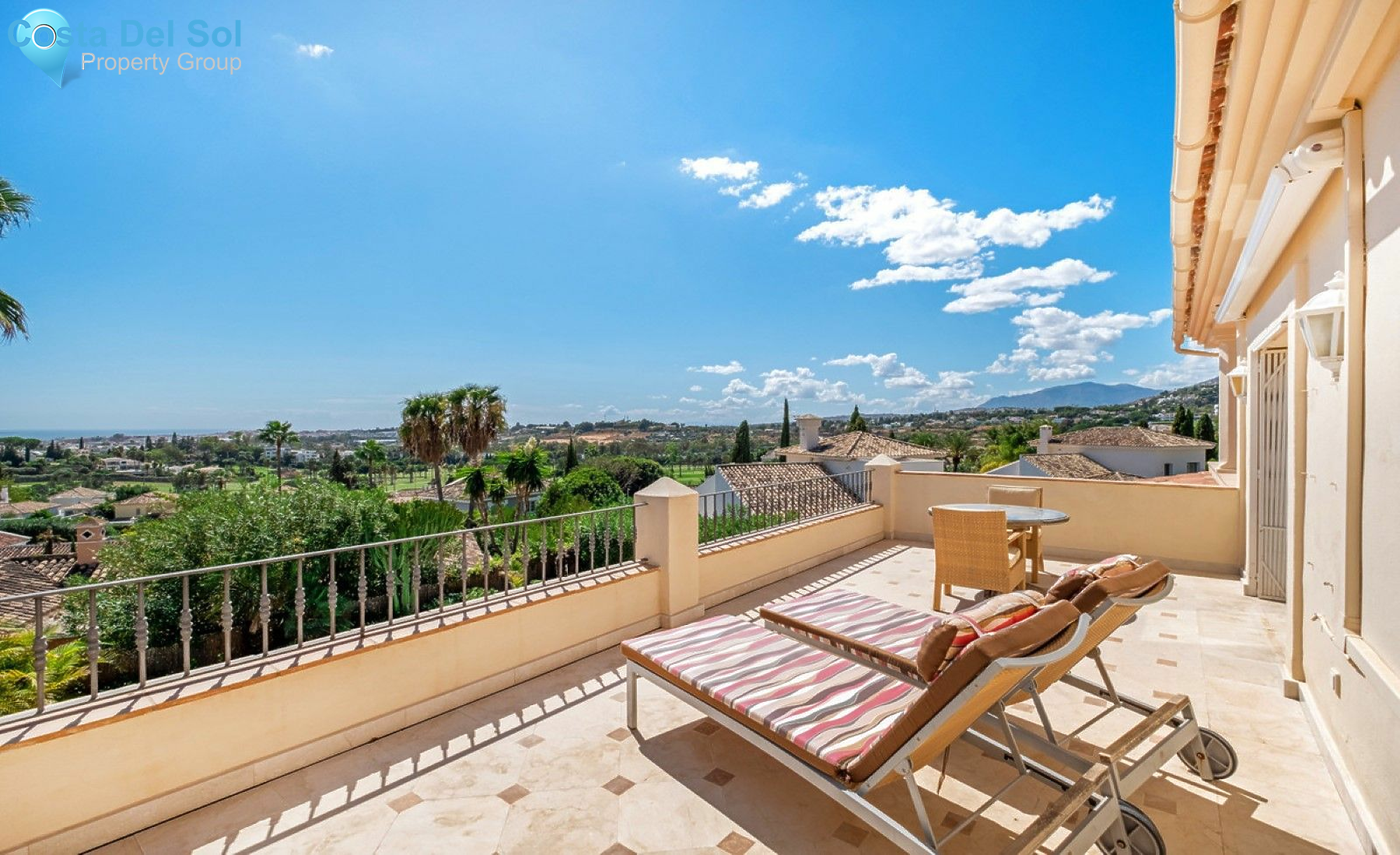 Detached Villa in Nueva Andalucía