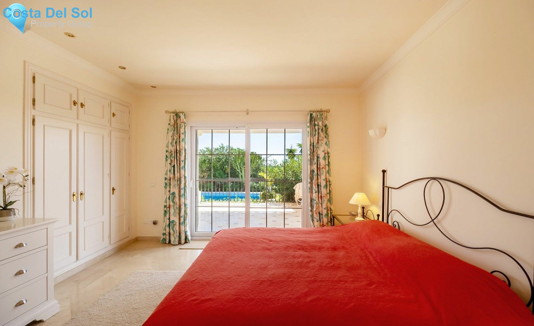 Detached Villa in Nueva Andalucía-1547148
