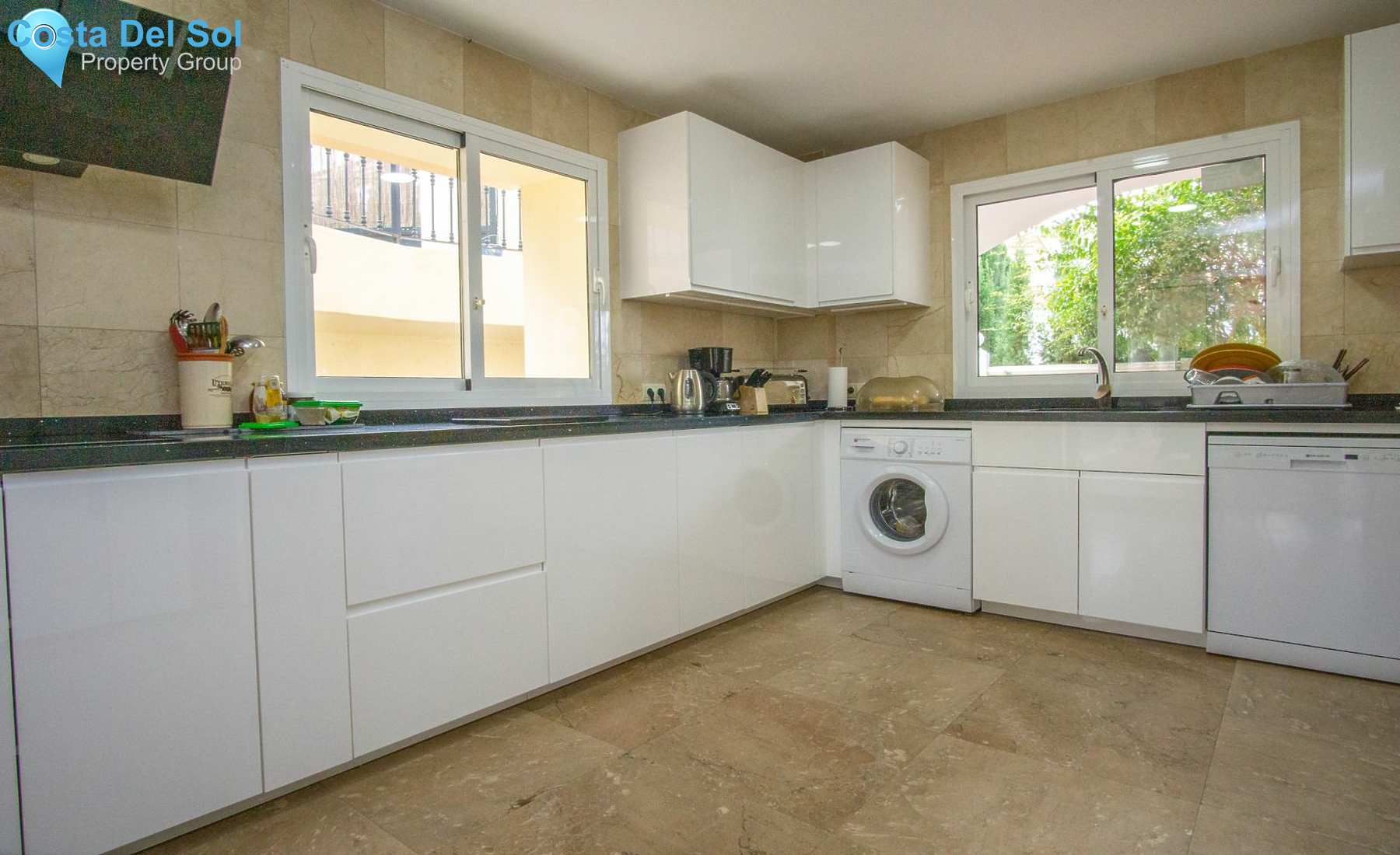 Detached Villa in Riviera del Sol-1129855