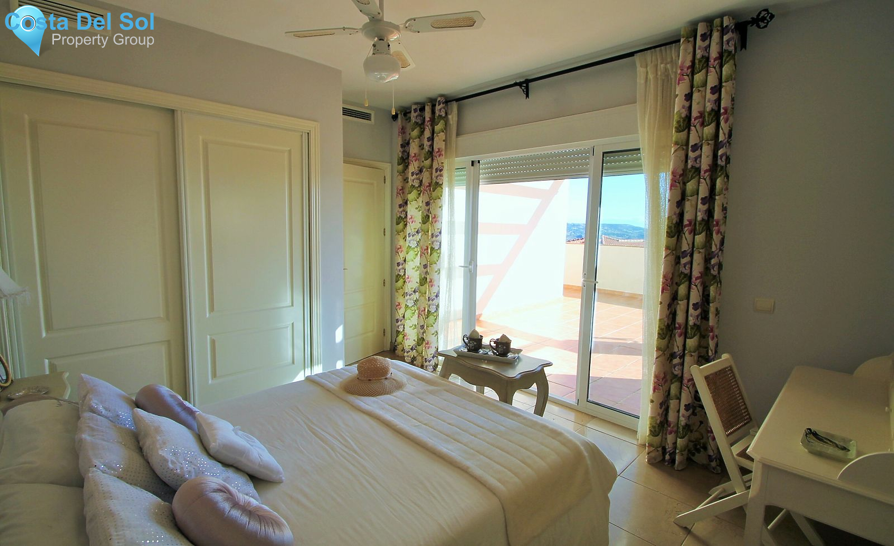 Detached Villa in Riviera del Sol-1152088