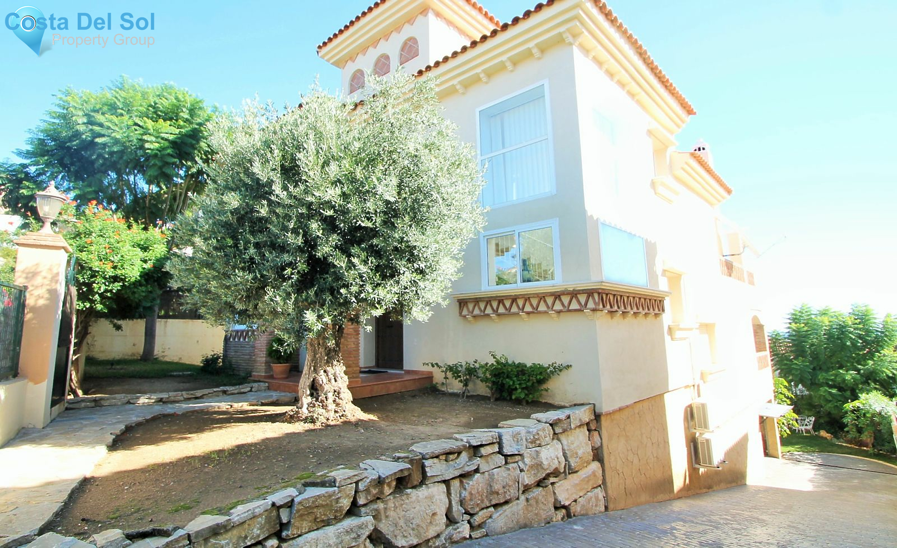 Detached Villa in Riviera del Sol-1152082