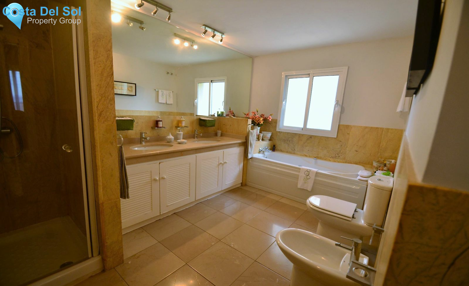 Detached Villa in Riviera del Sol-1169762