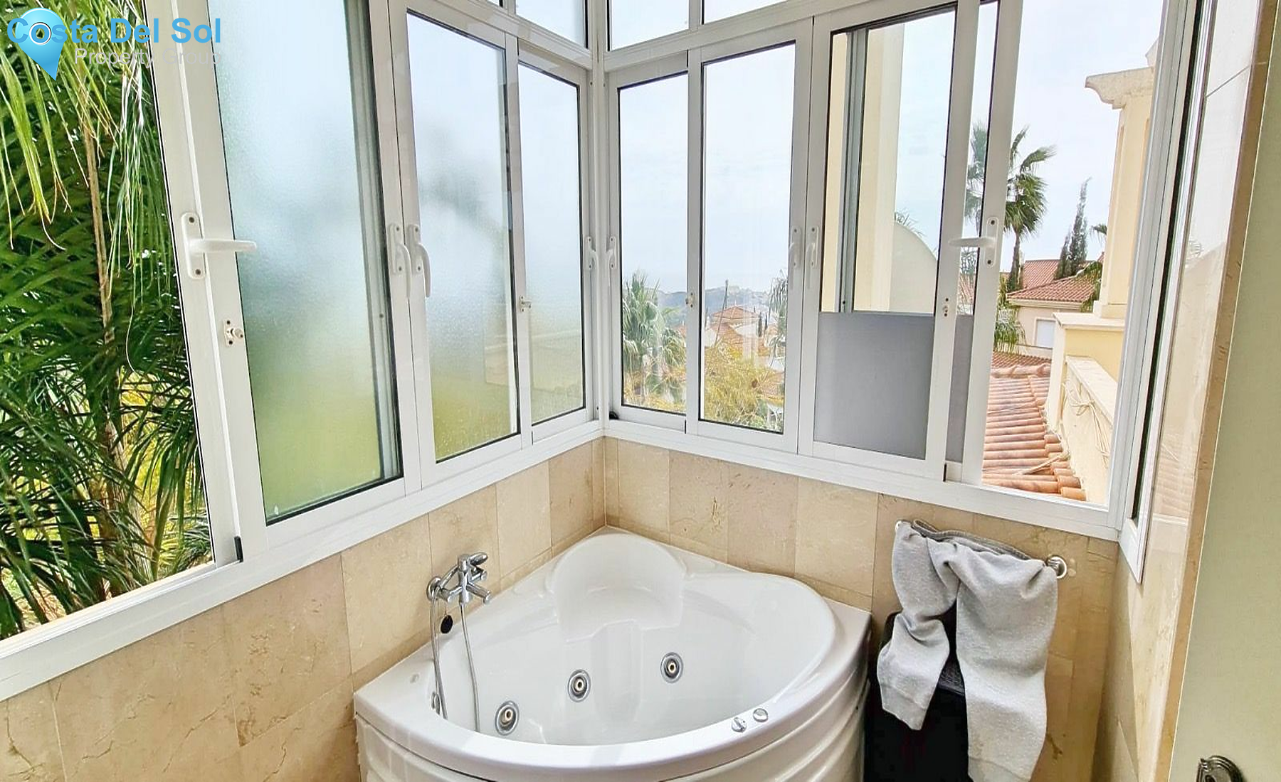 Detached Villa in Riviera del Sol-1464786