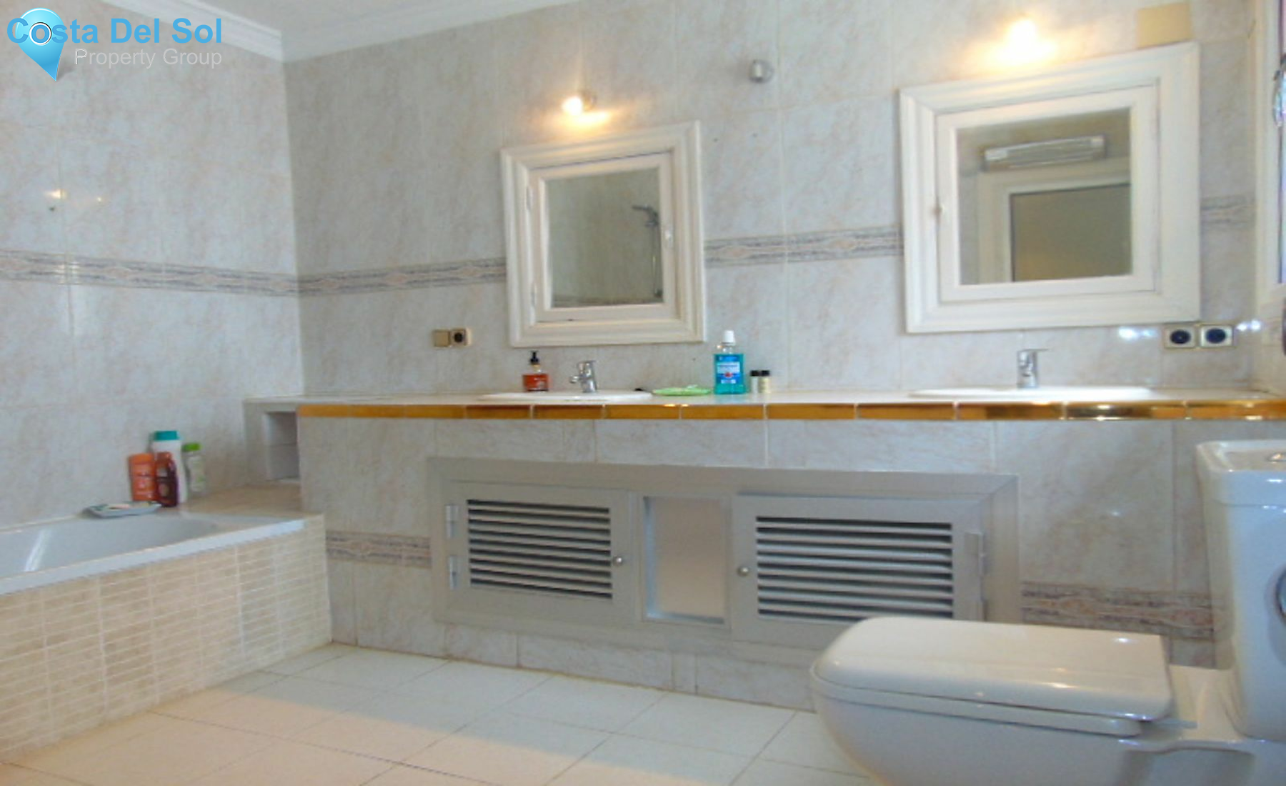 Detached Villa in San Pedro de Alcántara-1449347