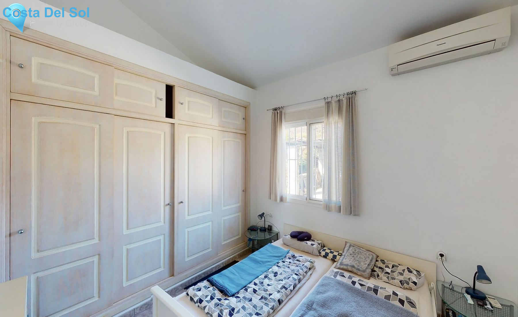 Detached Villa in Sayalonga-1547563