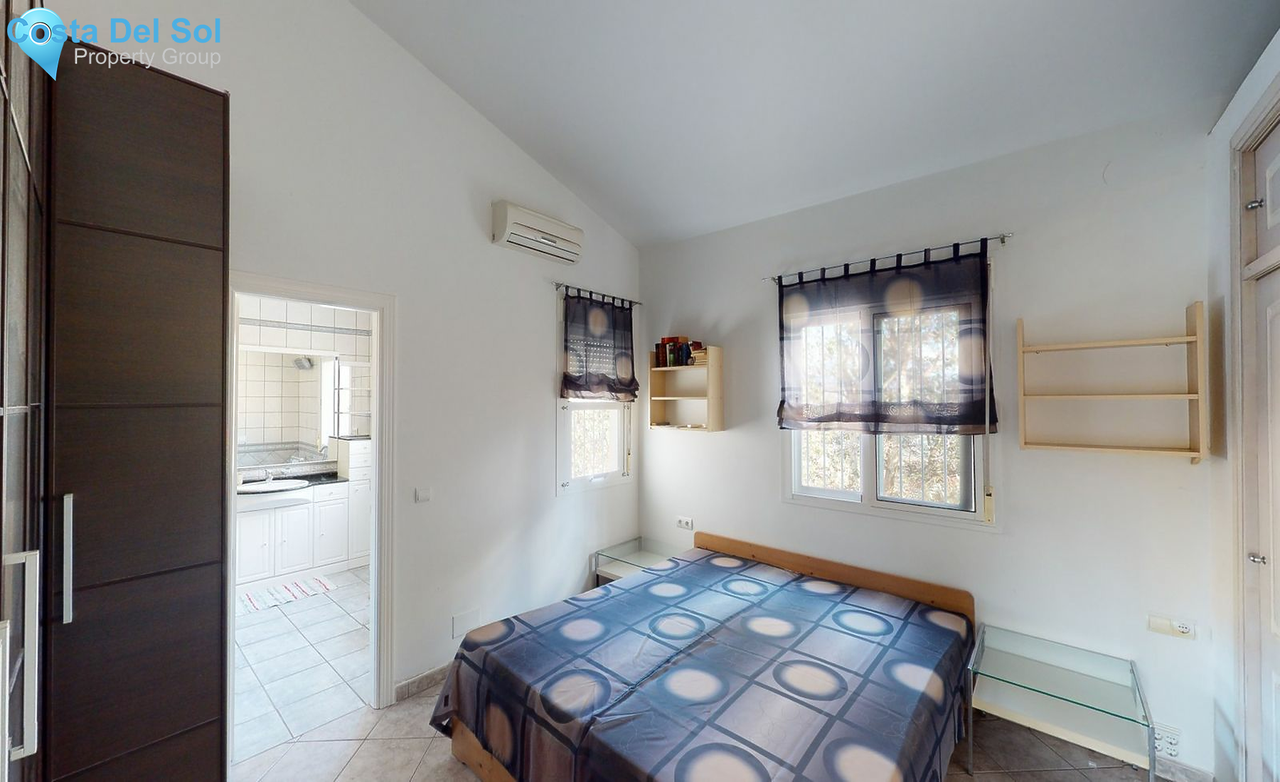 Detached Villa in Sayalonga-1547550