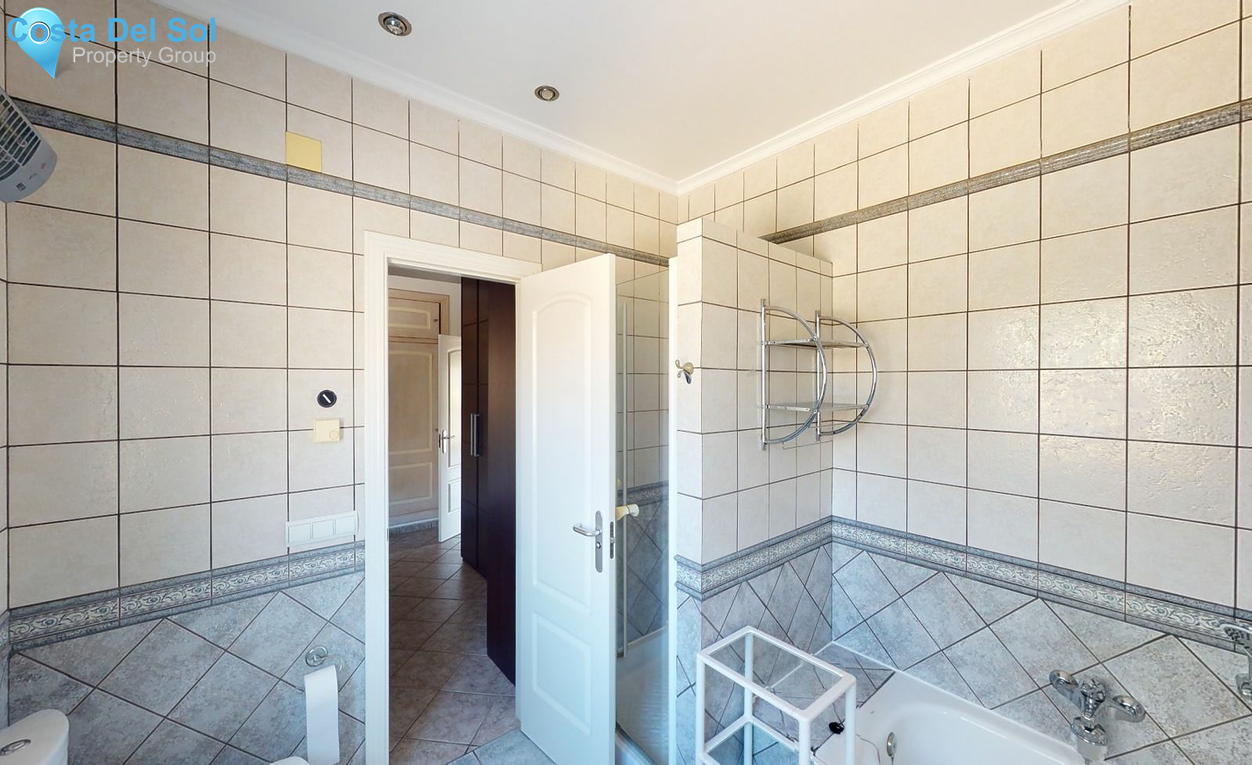 Detached Villa in Sayalonga-1547552