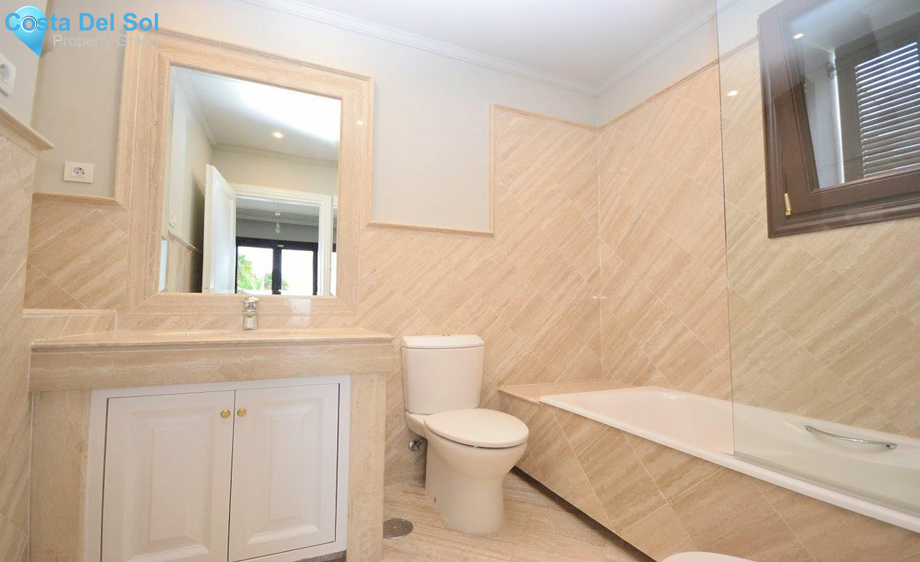 Detached Villa in Sierra Blanca-1172877