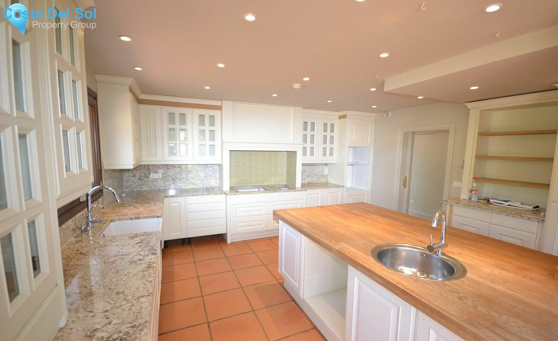 Detached Villa in Sierra Blanca-1172878