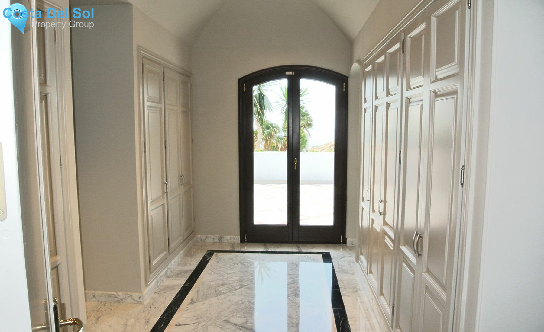 Detached Villa in Sierra Blanca-1172873