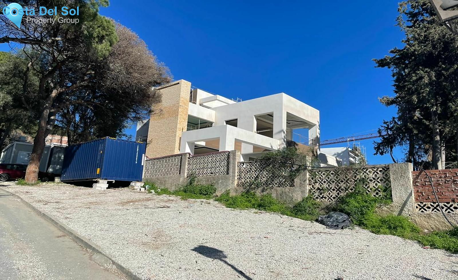 Detached Villa in The Golden Mile-1149777