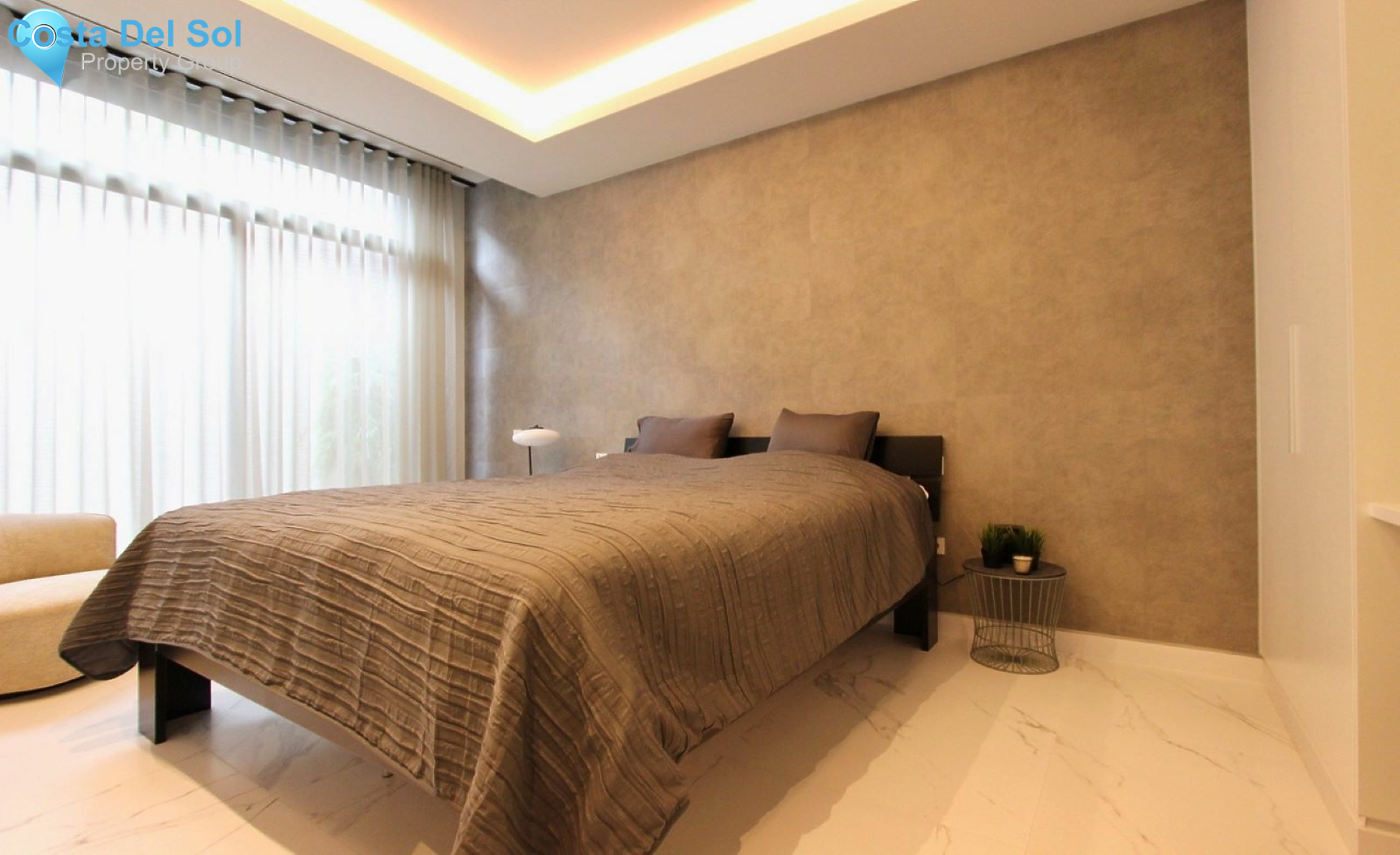 Detached Villa in The Golden Mile-1150973