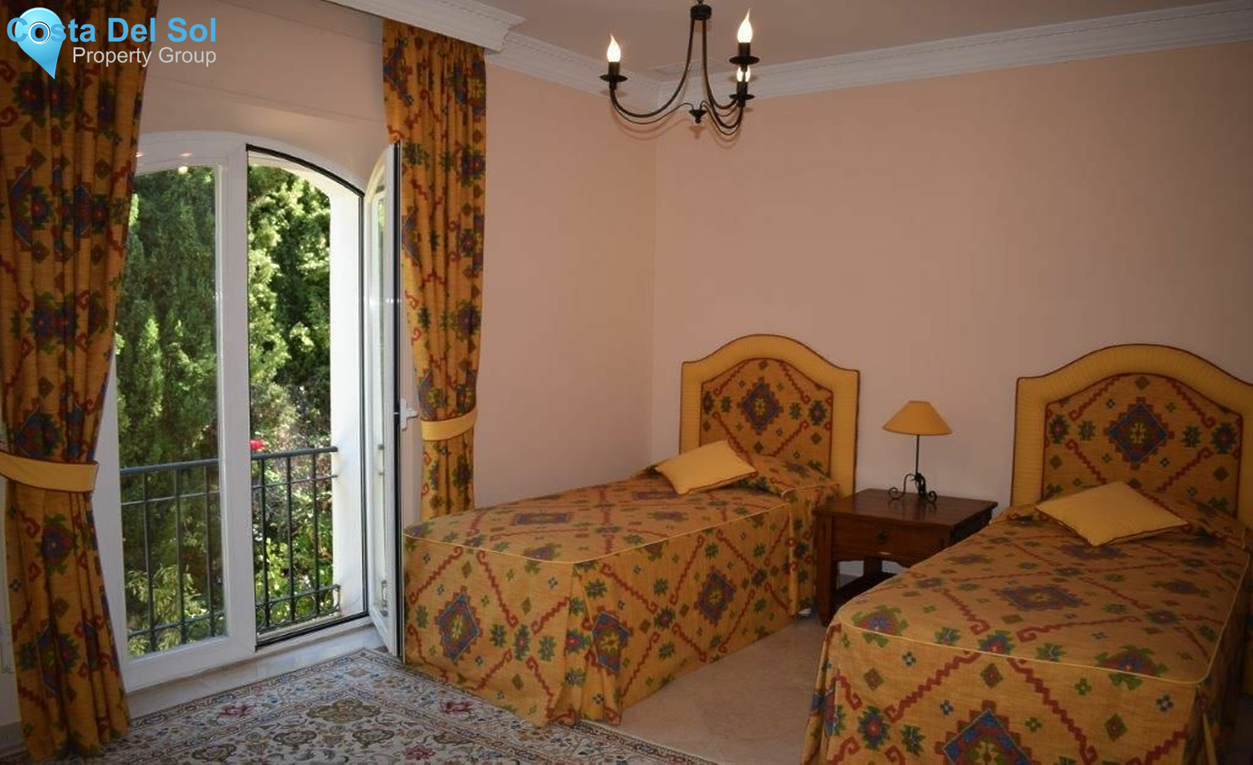 Detached Villa in The Golden Mile-1167513