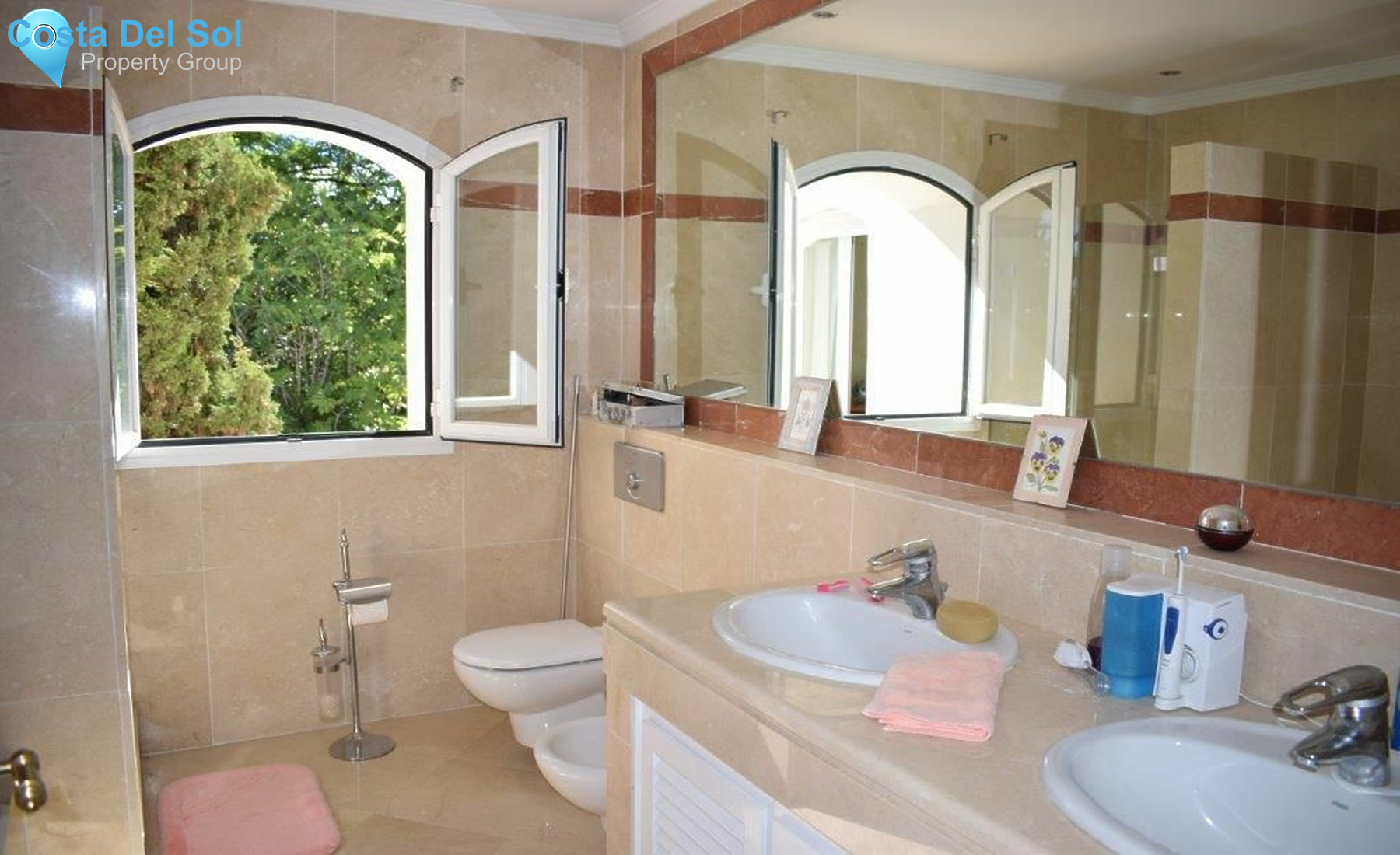 Detached Villa in The Golden Mile-1167514