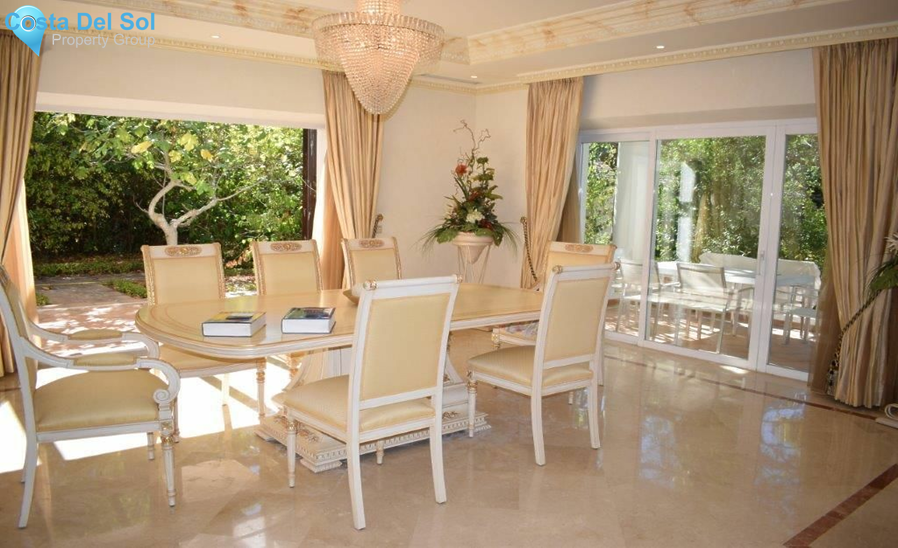 Detached Villa in The Golden Mile-1167503