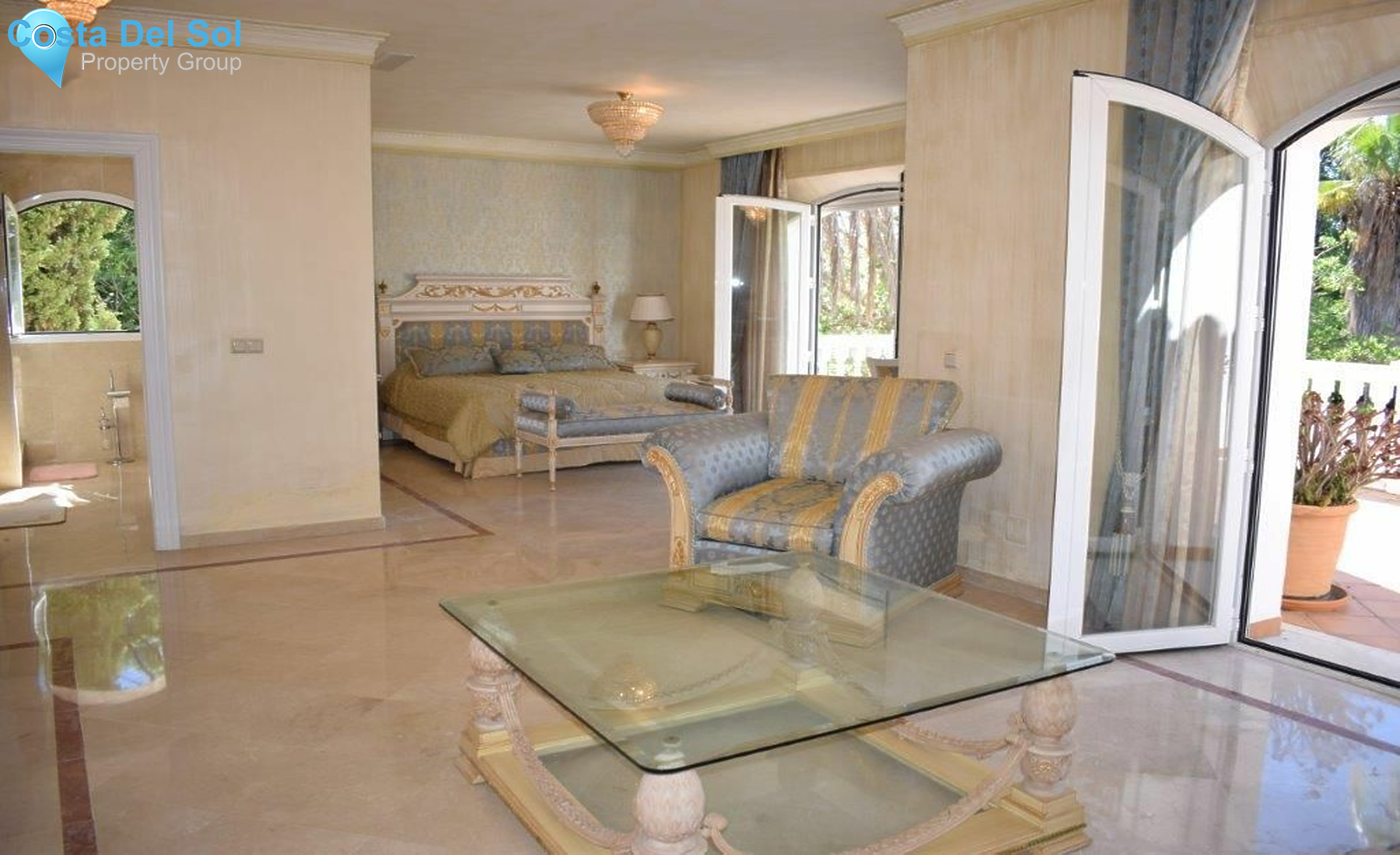 Detached Villa in The Golden Mile-1167504