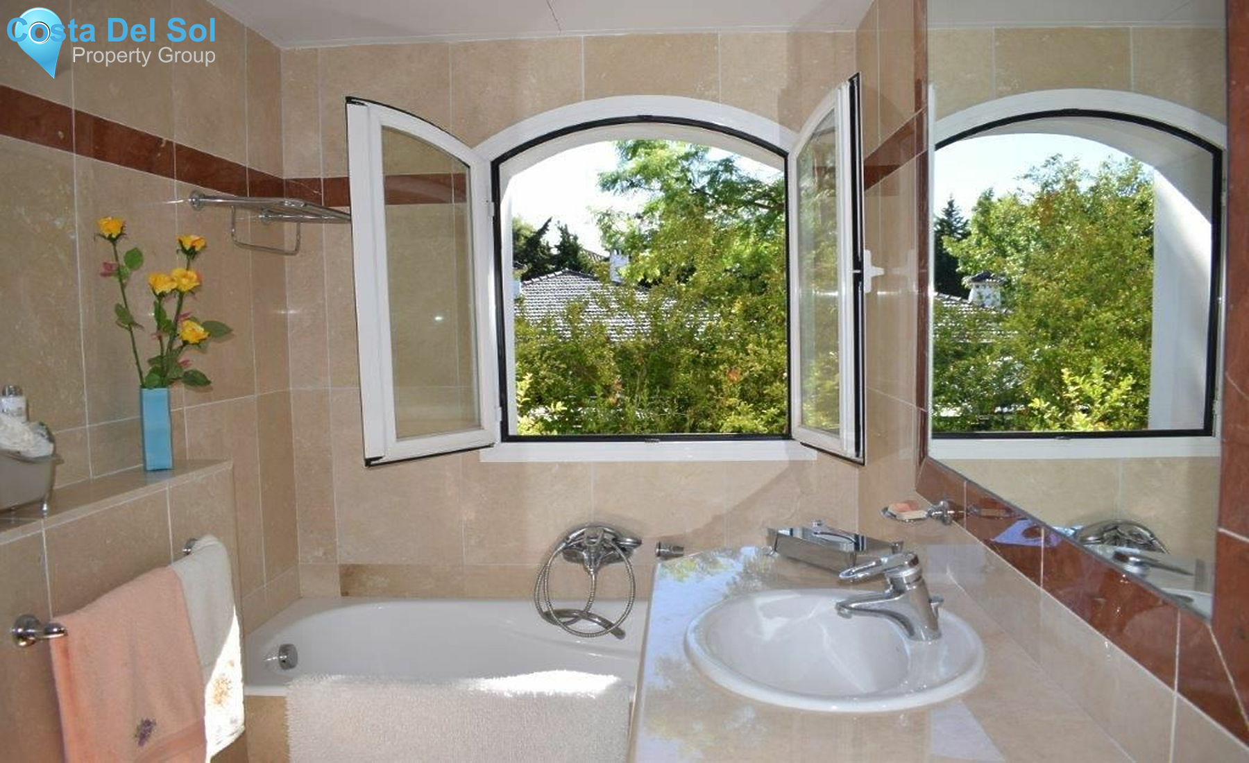 Detached Villa in The Golden Mile-1167506