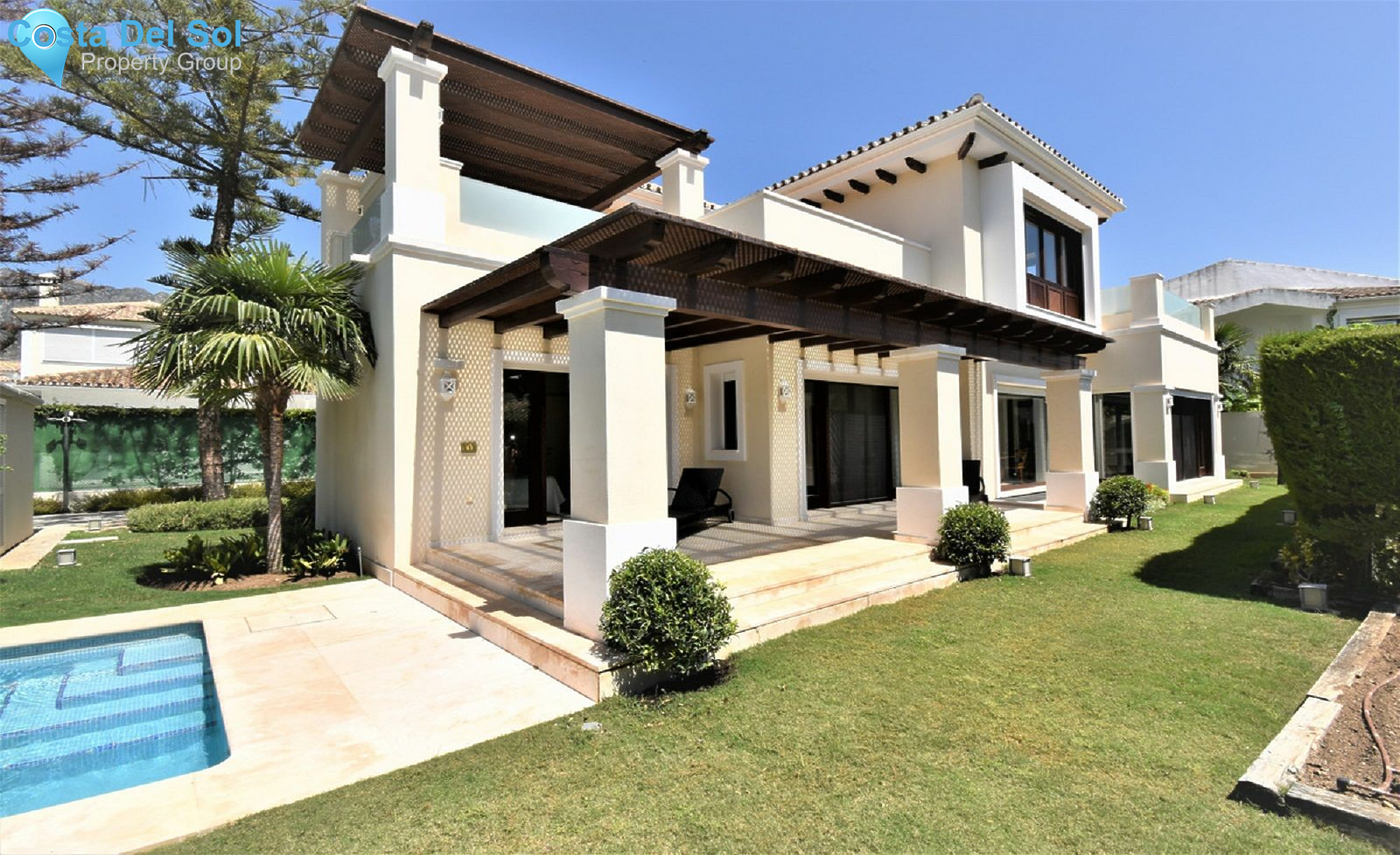 Detached Villa in The Golden Mile-1199804