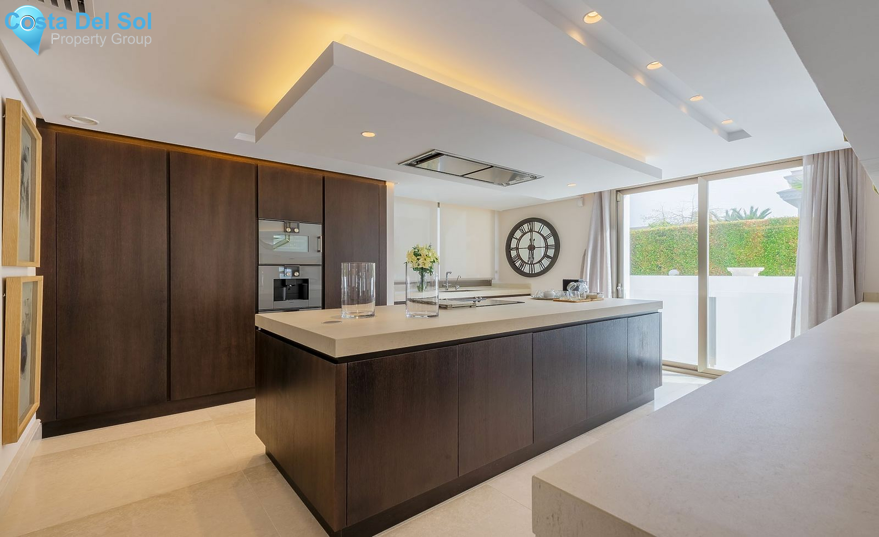 Detached Villa in The Golden Mile-1424768