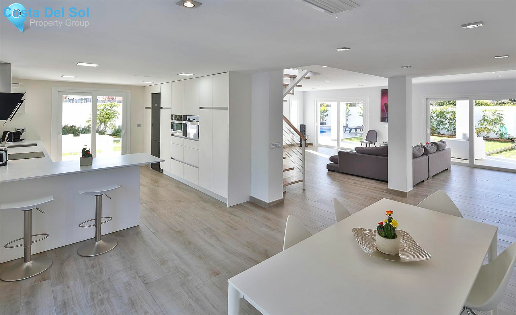 Detached Villa in The Golden Mile-1430733