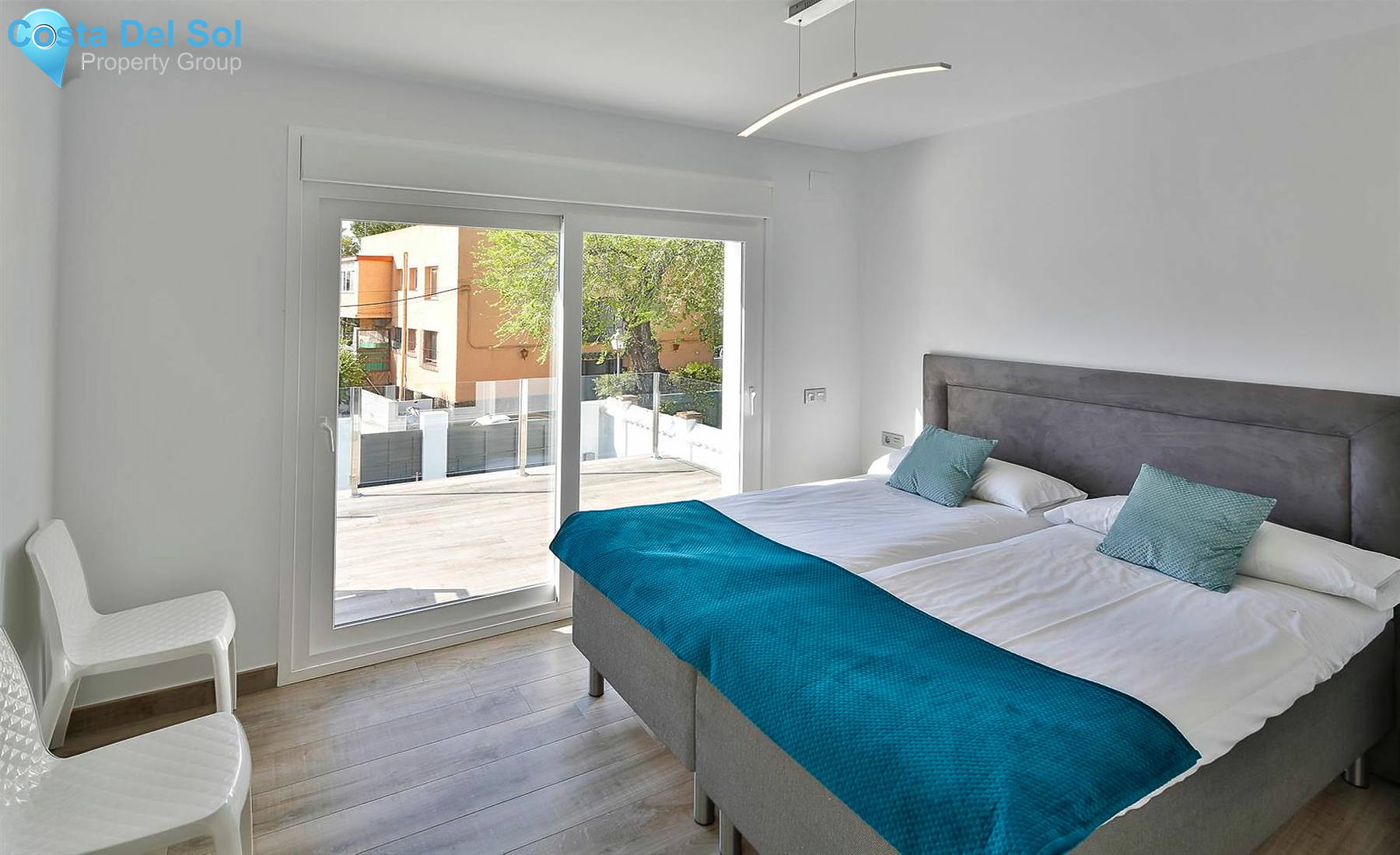 Detached Villa in The Golden Mile-1430737