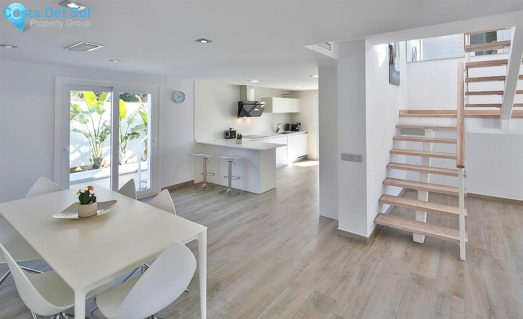 Detached Villa in The Golden Mile-1430727