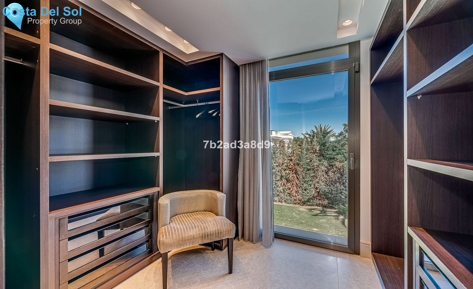 Detached Villa in The Golden Mile-1449845