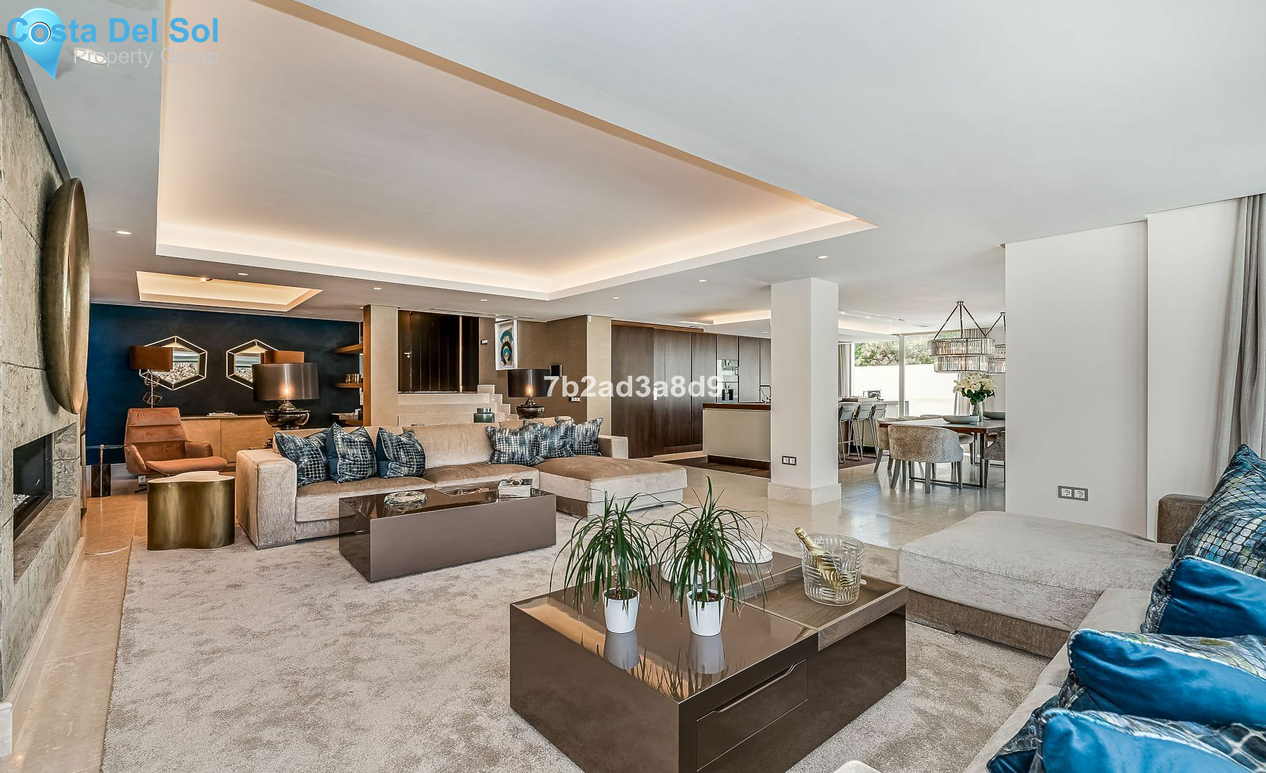 Detached Villa in The Golden Mile-1449841