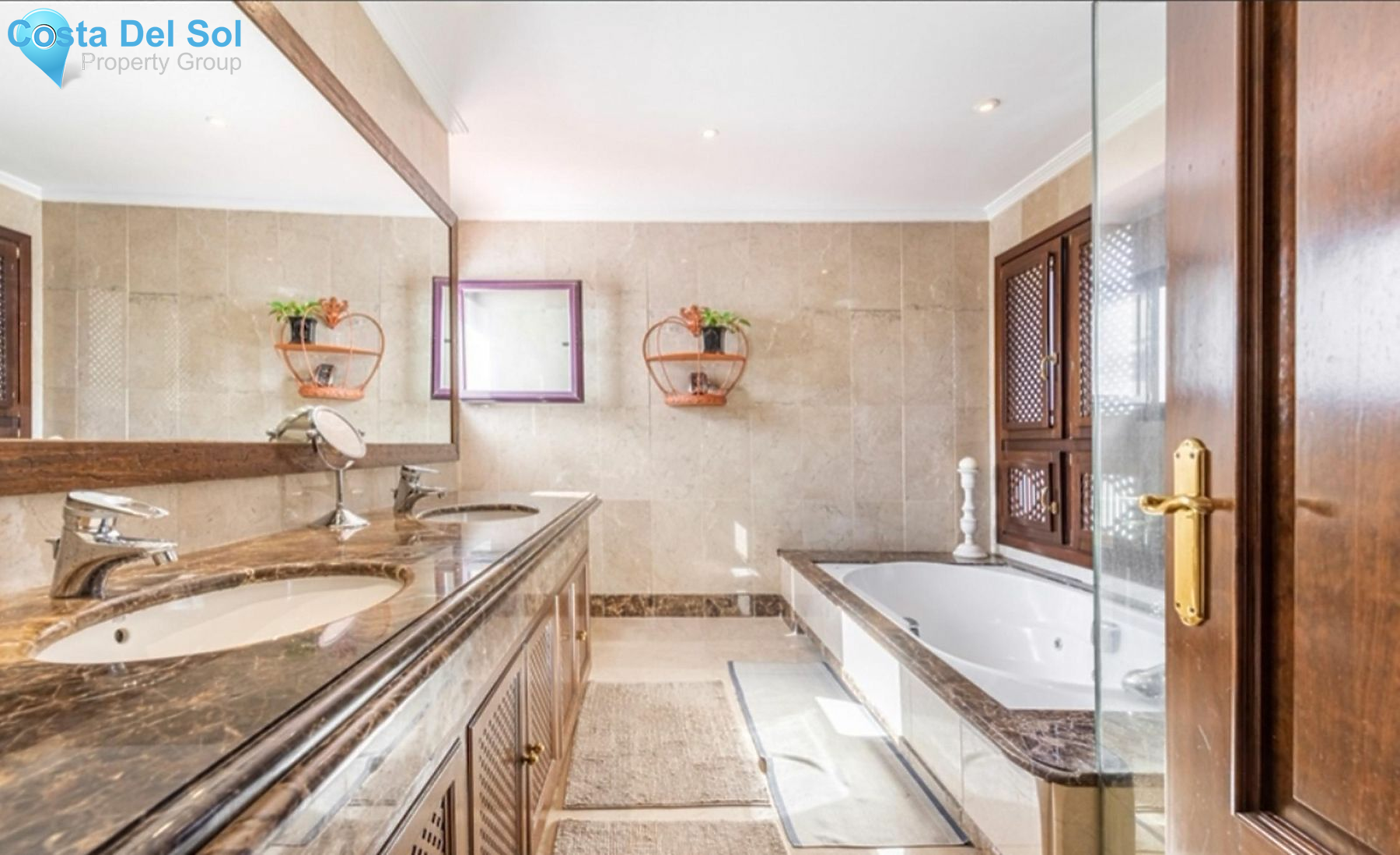 Detached Villa in The Golden Mile-1463802