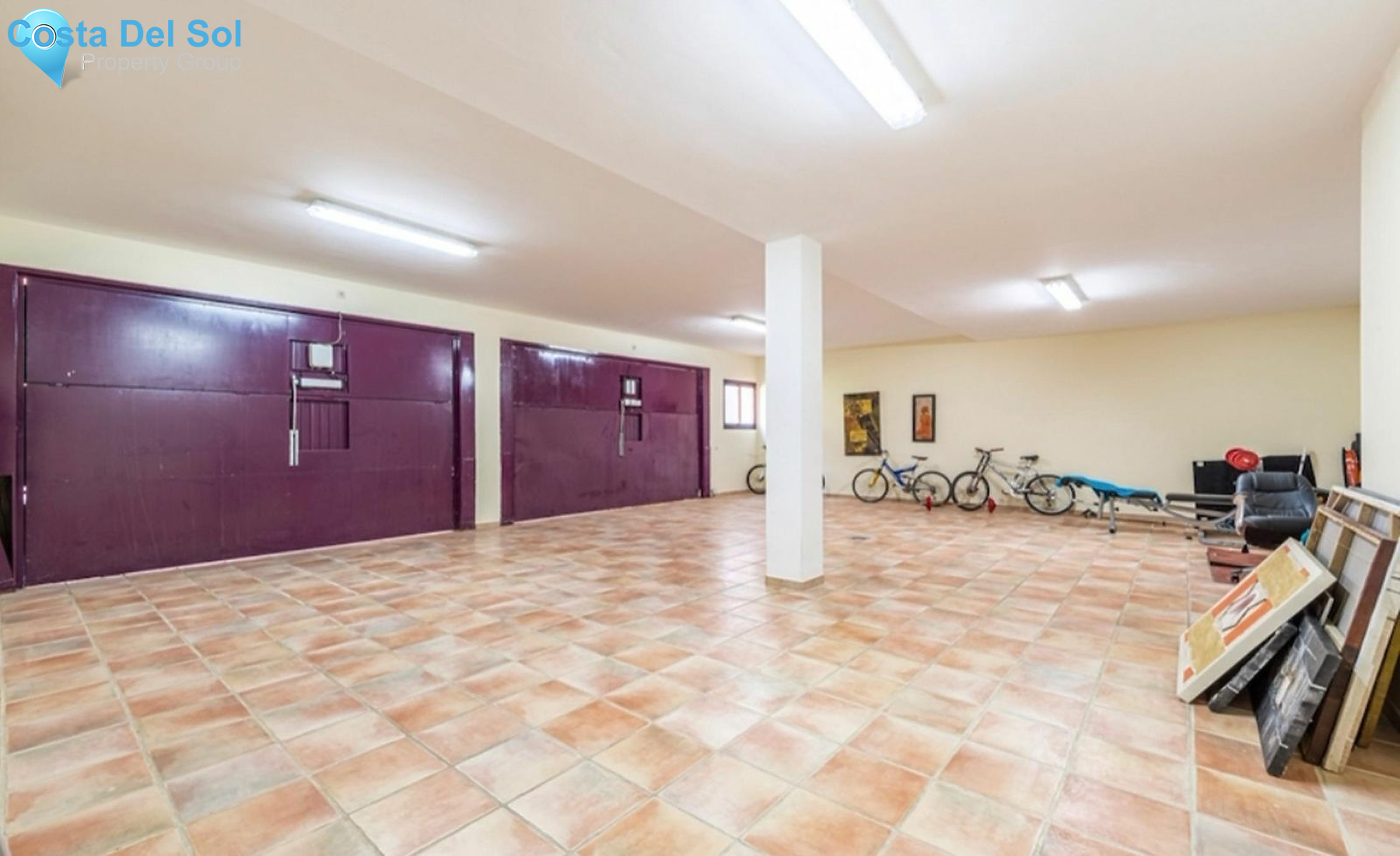 Detached Villa in The Golden Mile-1463803